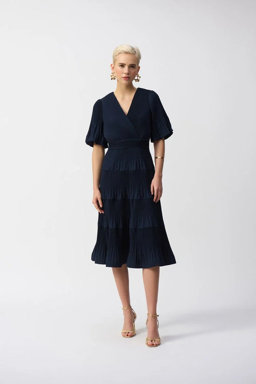 Pleated Woven Fit