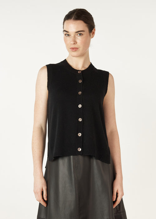 Essential button vest