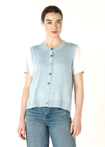 Essential button vest